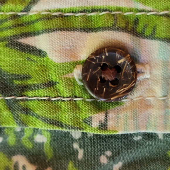 Old Navy Hawaiian print cotton button down shirt - Picture 4 of 4